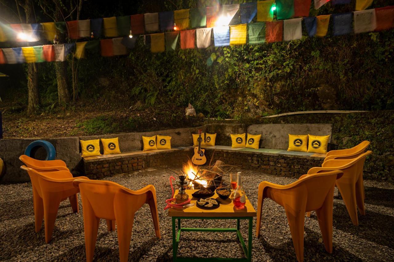 The Hosteller Mussoorie By The Streamside, Kempty Bagian luar foto