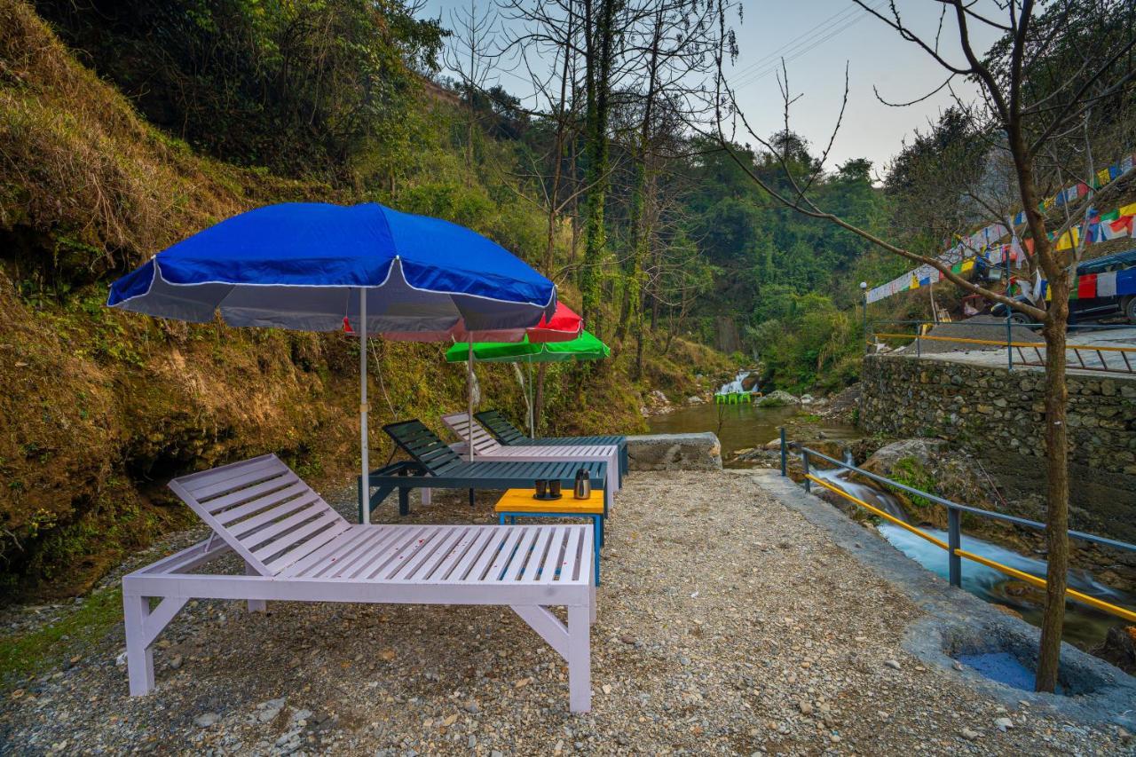 The Hosteller Mussoorie By The Streamside, Kempty Bagian luar foto