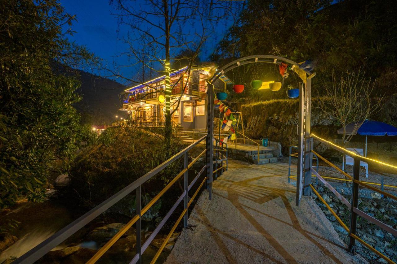 The Hosteller Mussoorie By The Streamside, Kempty Bagian luar foto