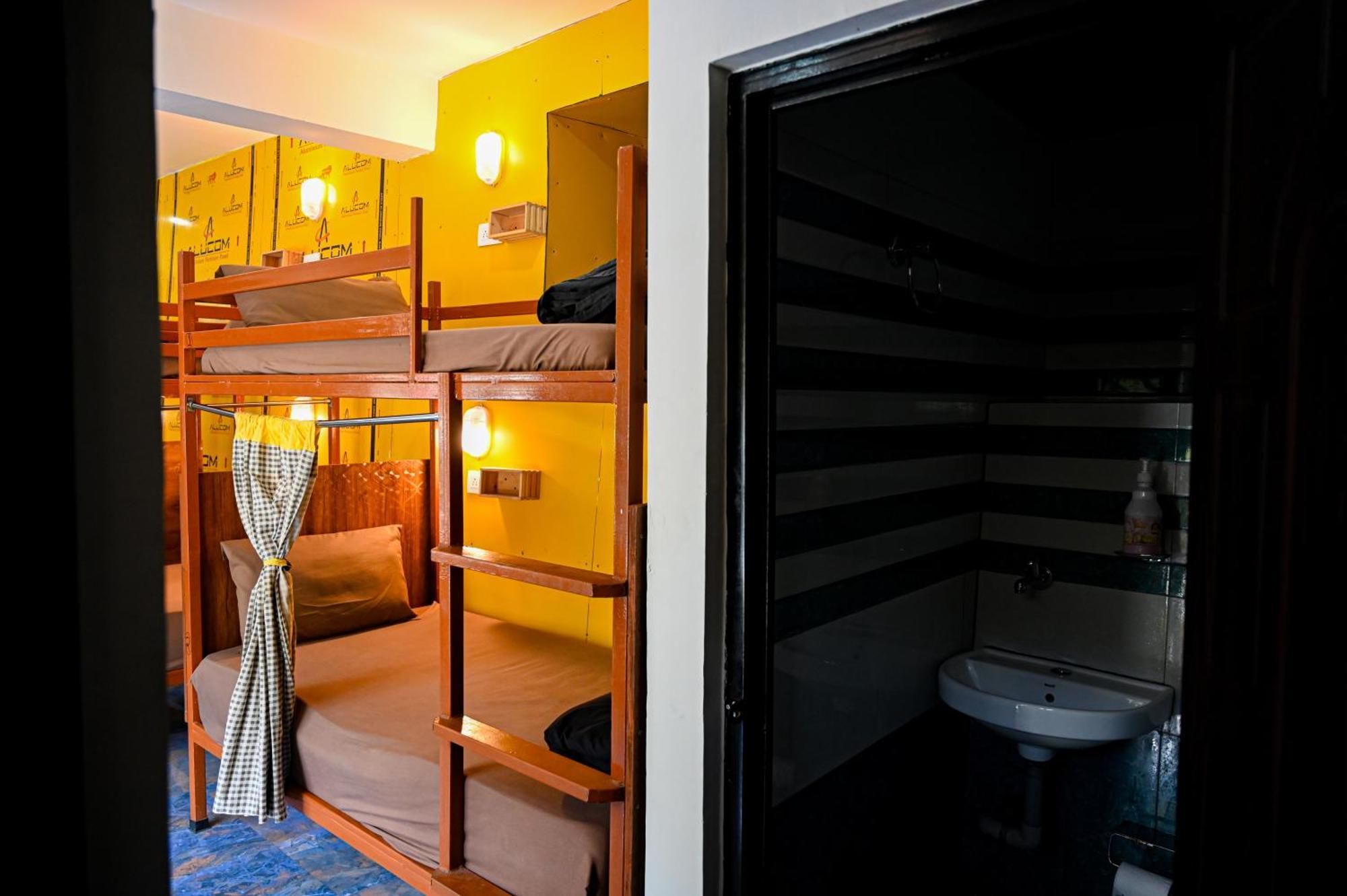 The Hosteller Mussoorie By The Streamside, Kempty Bagian luar foto