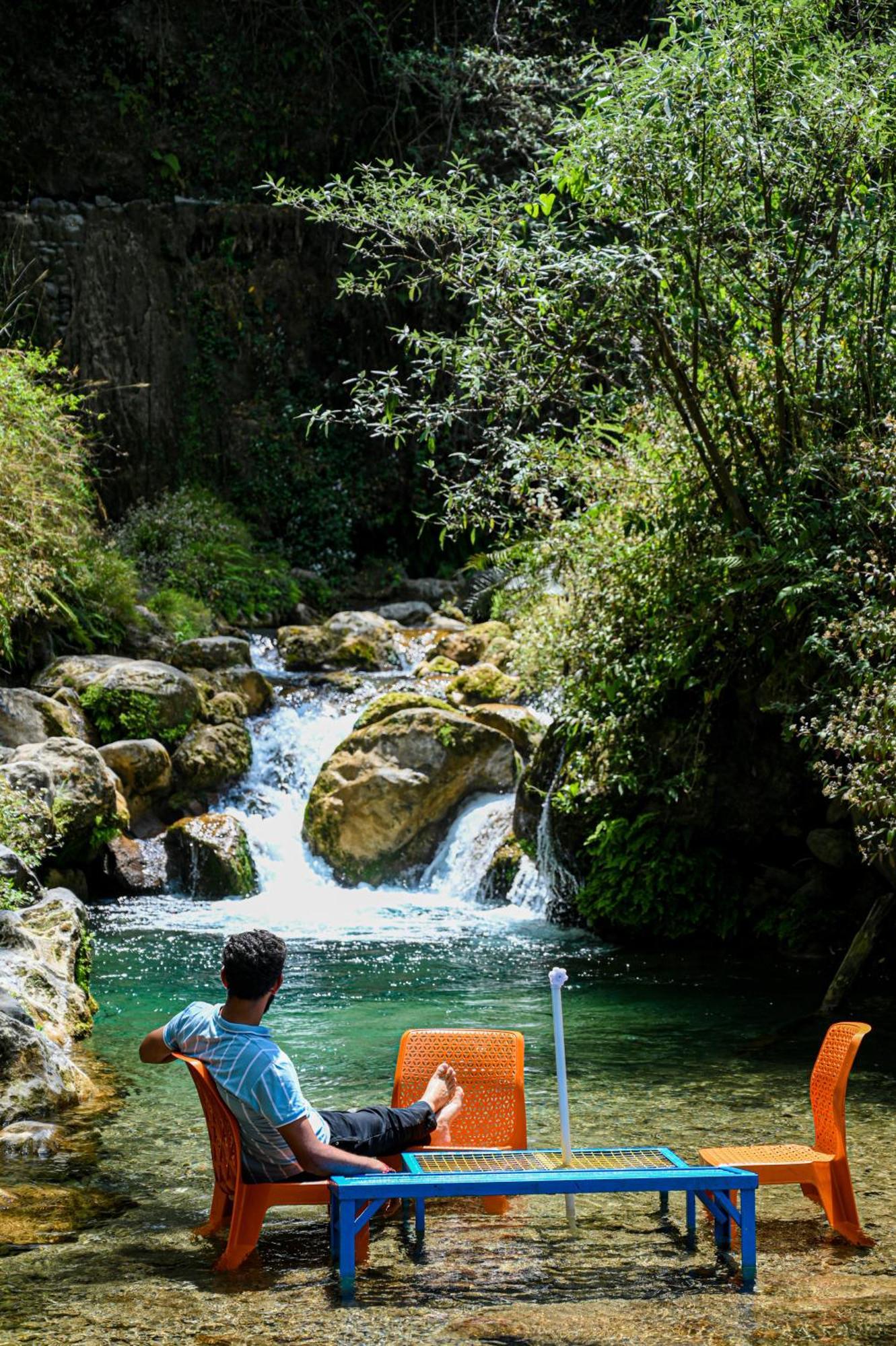 The Hosteller Mussoorie By The Streamside, Kempty Bagian luar foto